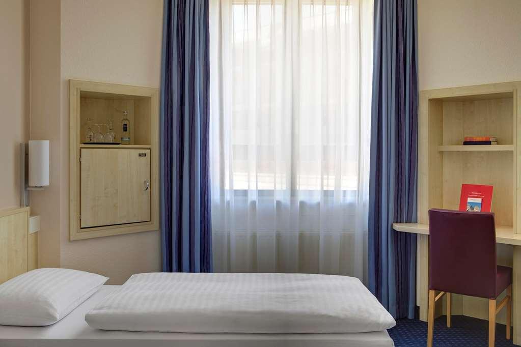Intercityhotel Ulm Room photo