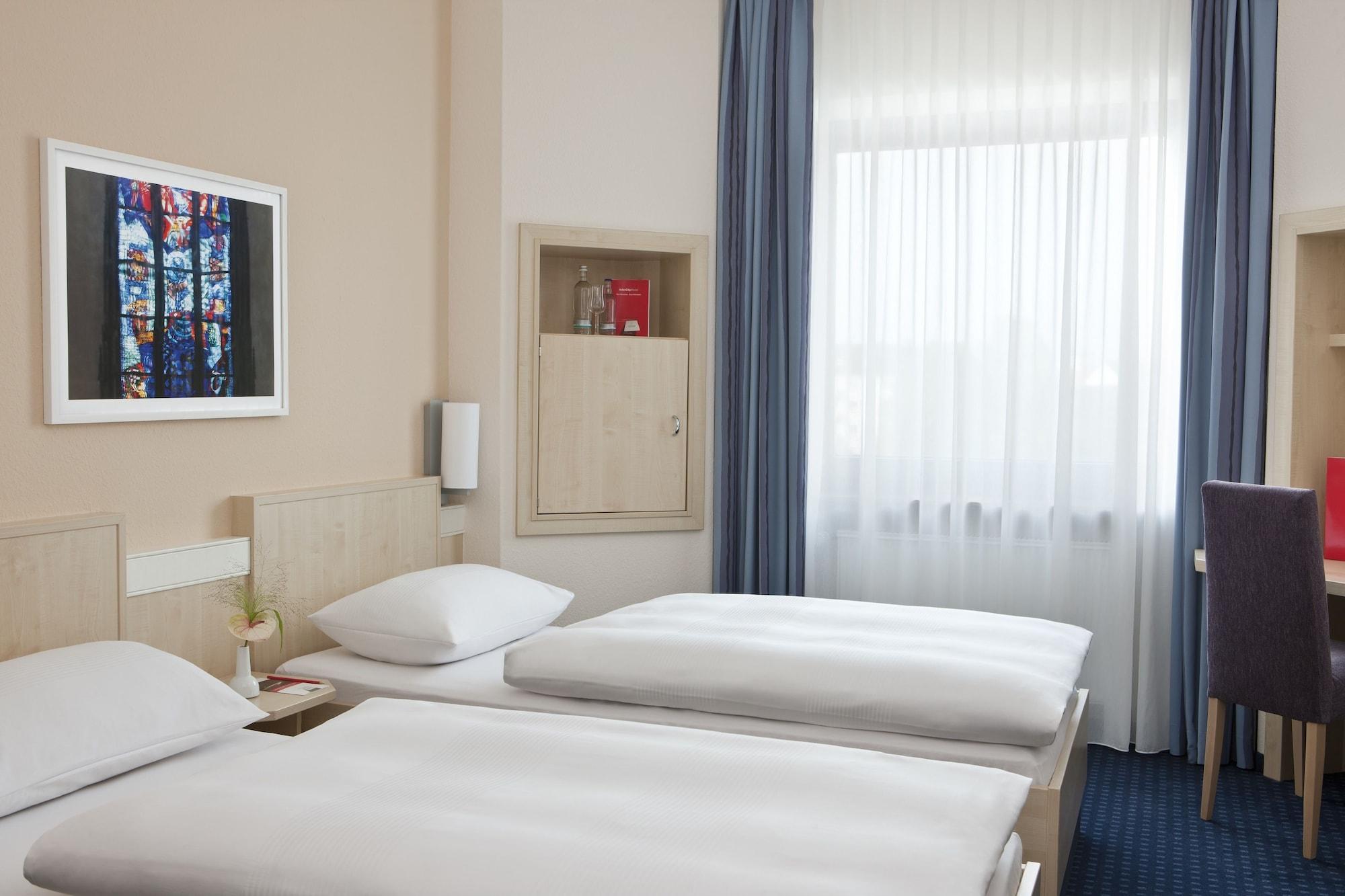 Intercityhotel Ulm Exterior photo